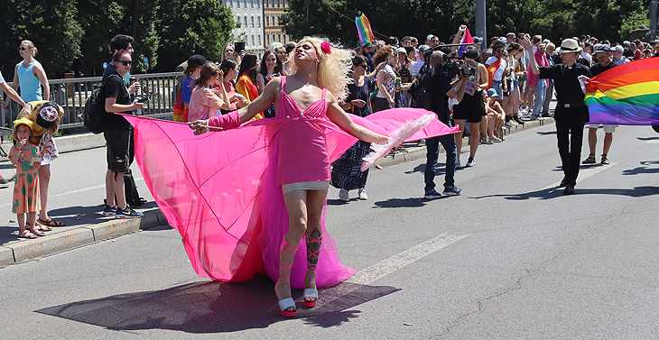 CSD München 2022 Parade auf der Reichenbachbrücke (©Foto: Martin Schmitz)